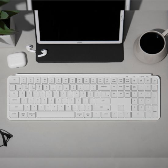 Picture of Keychron B6 Pro Ultra-Slim 100% Wireless Keyboard – Ivory White